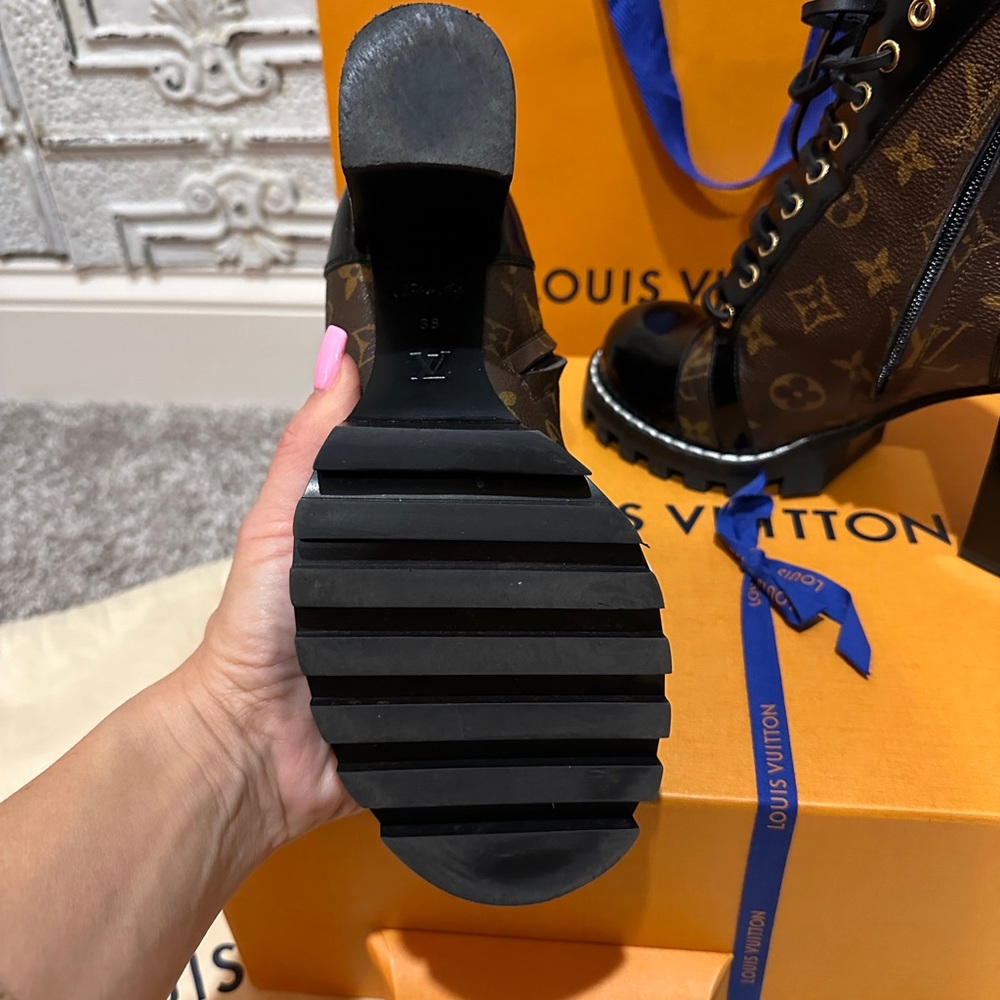 Louis Vuitton Star Trail Ankle Boot - Size 8 - Wore Once - Picture 6 of 16